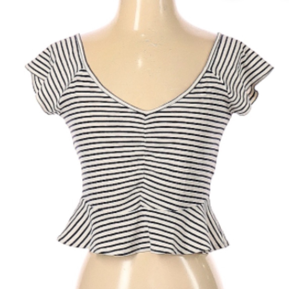American Eagle Outfitters Size S Short sleeve top
